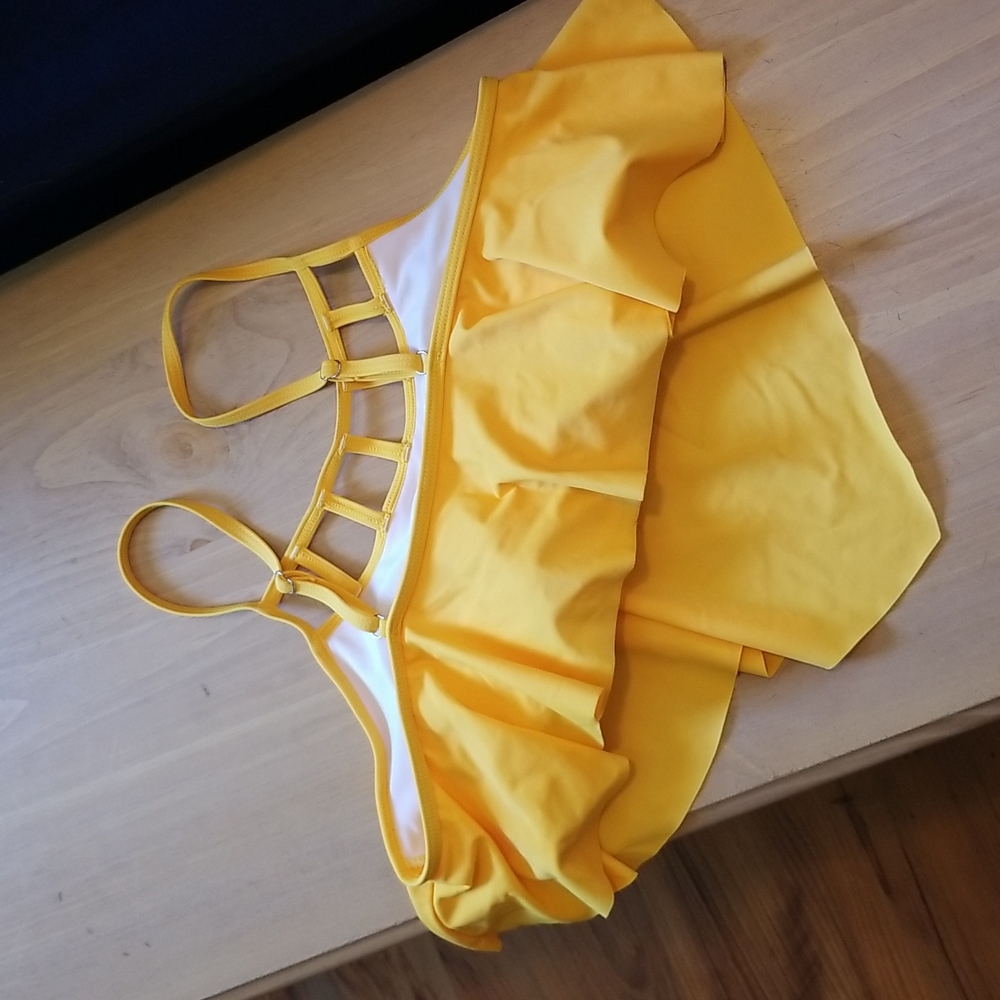 XL ruffle flowy bathing suit top - Picture 4 of 6
